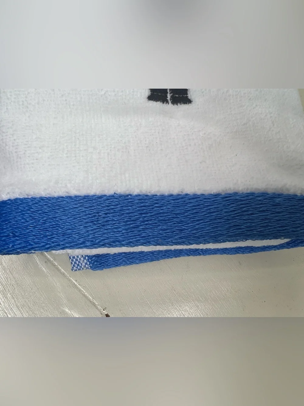 Brand New-Avanti Nutcracker Trellis Hand Towel